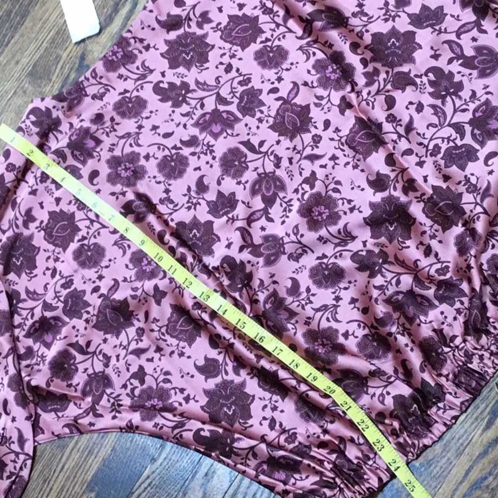 Women's Pink & Burgandy Floral V-Neck Cropped Dolman Sleeve Blouse - Picture 7 of 9